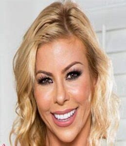 Alexis Fawx: biography, stats, pictures, and videos .
